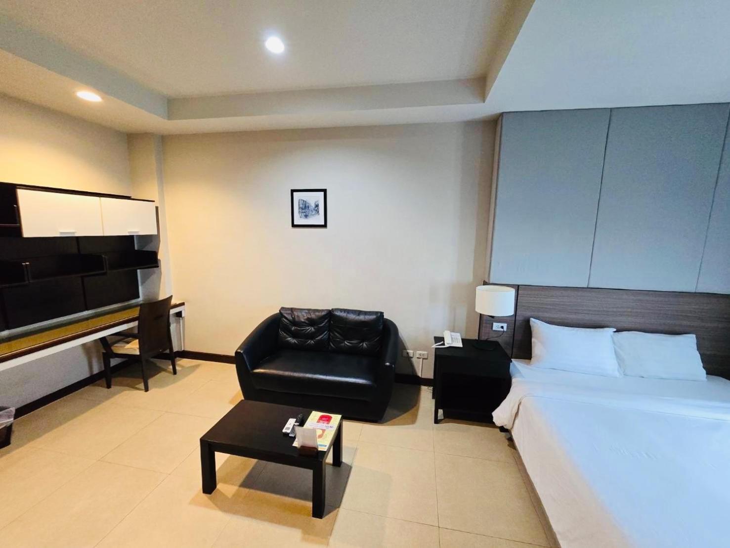 J Park Hotel - Sha Extra Plus Chonburi Exterior foto